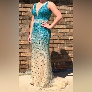Morilee by Madeline Gardner Blue and Beige Prom Dress, size 6